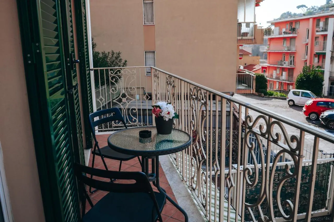 Violet Home- Super Centrale Sanremo Itálie